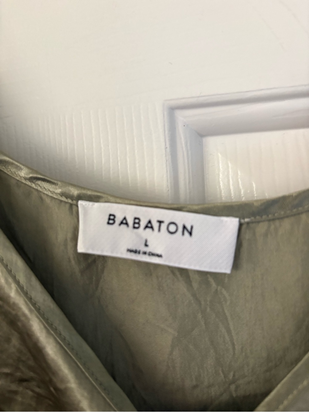 Aritzia Babaton Crinkle Satin Cami Top Size Large Sage Green Silky size large - Picture 3 of 3
